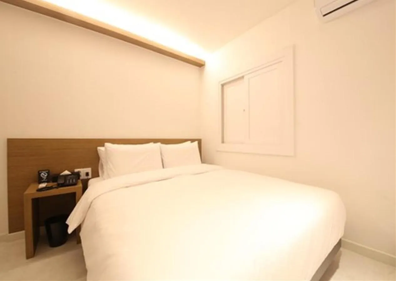 Busan Seomyeon Business Hotel J7