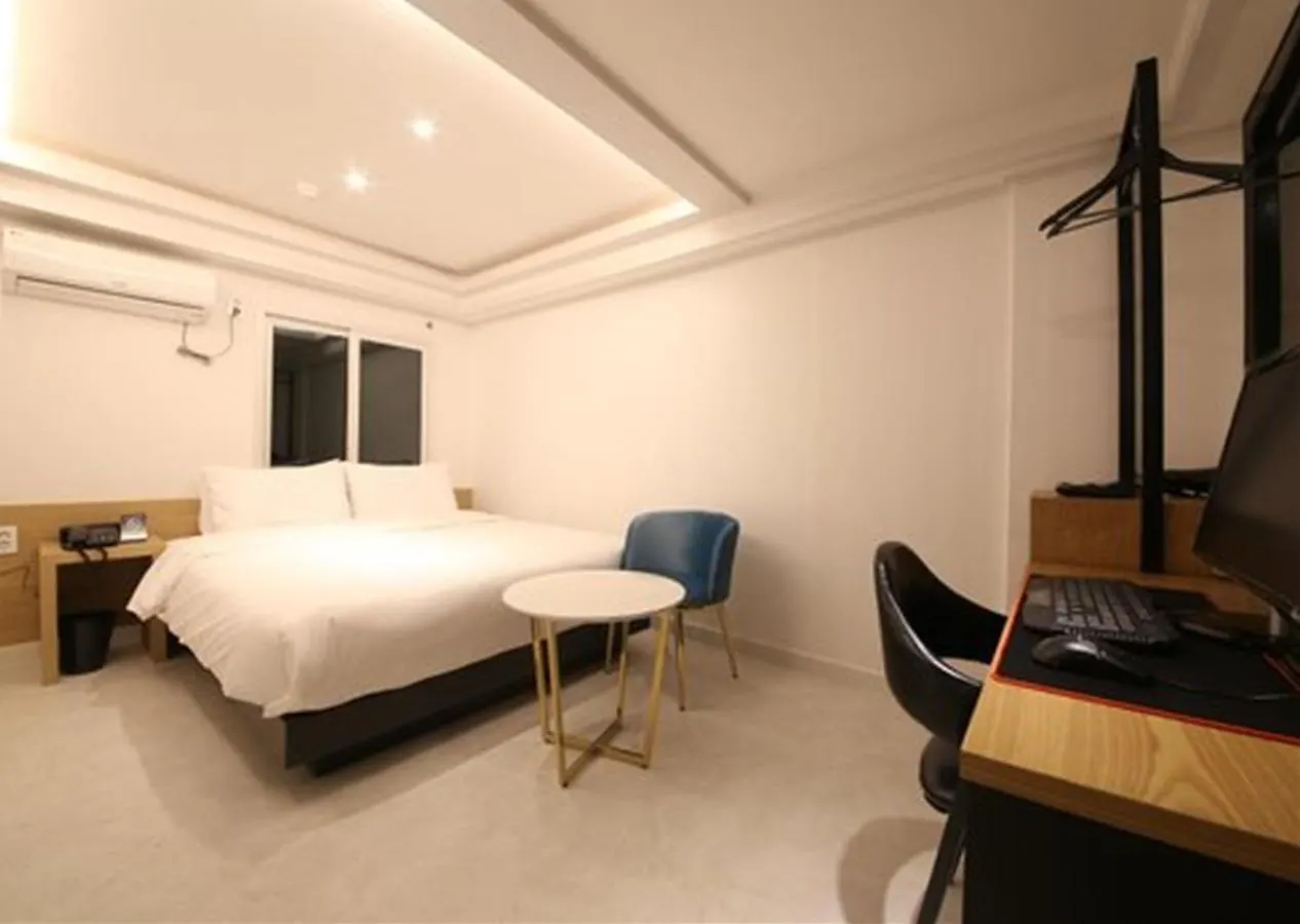 Busan Seomyeon Business Hotel J7