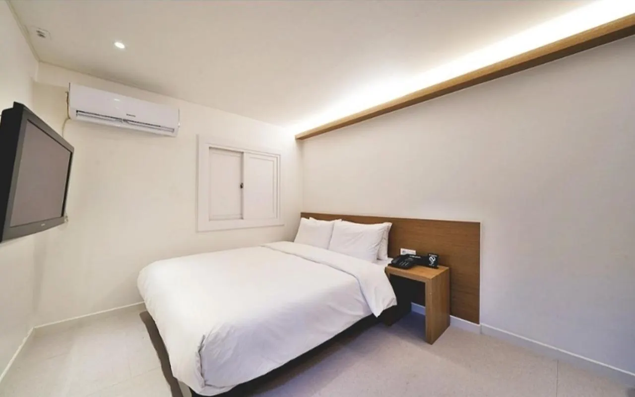 Busan Seomyeon Business Hotel J7